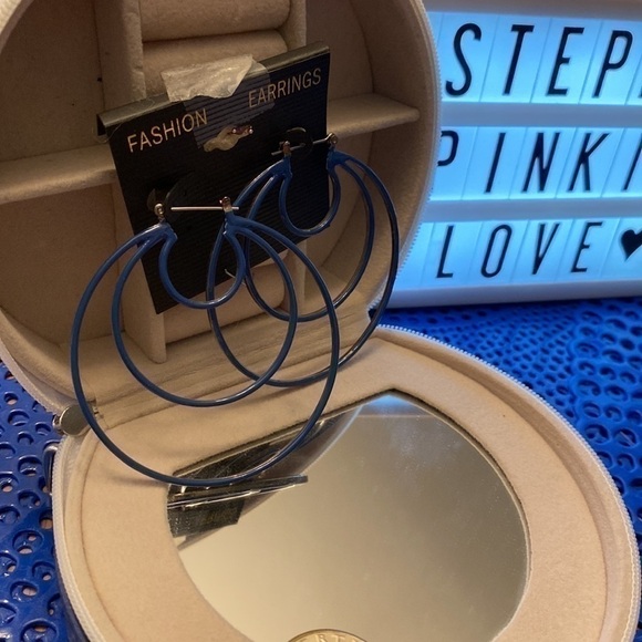 💫 Blue hoop earrings. Fun 3 layer design. - Picture 4 of 4